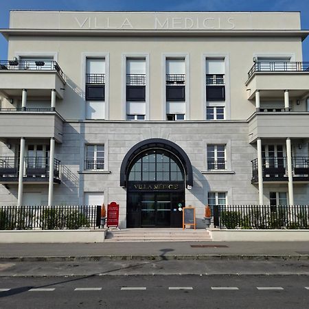 Villa Medicis Versailles Saint-Cyr-lʼÉcole Exterior foto