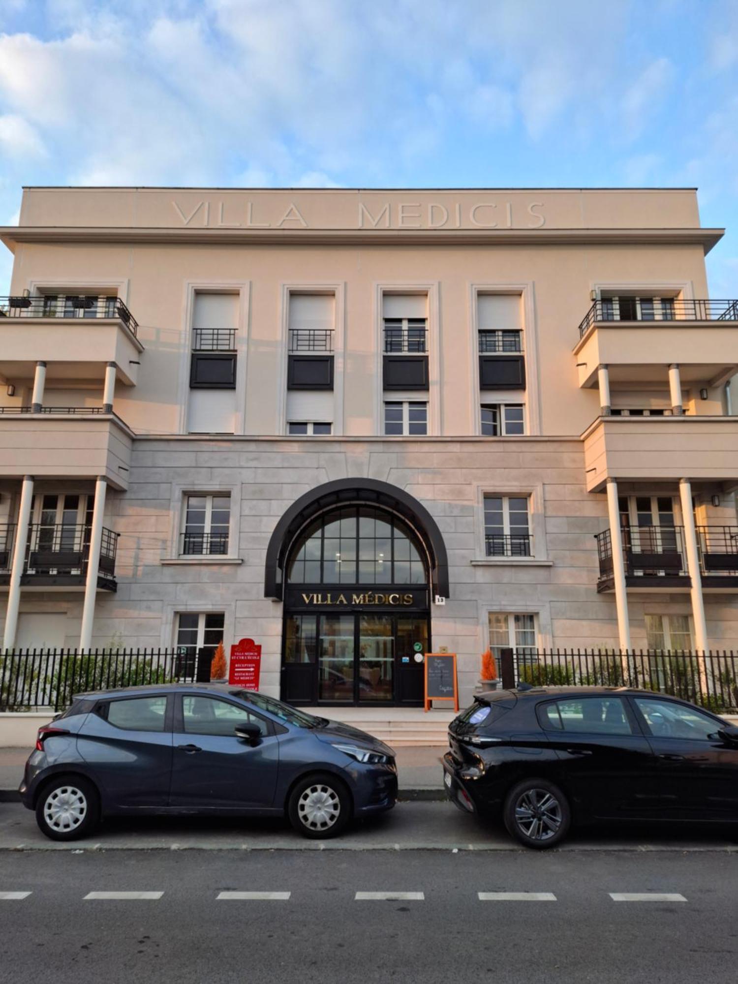 Villa Medicis Versailles Saint-Cyr-lʼÉcole Exterior foto